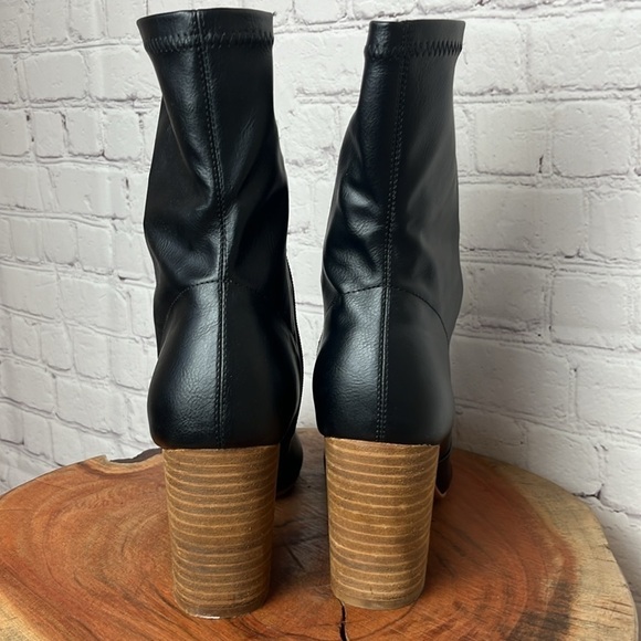 Silent D High Heel Careful Boots in Black - Picture 5 of 13